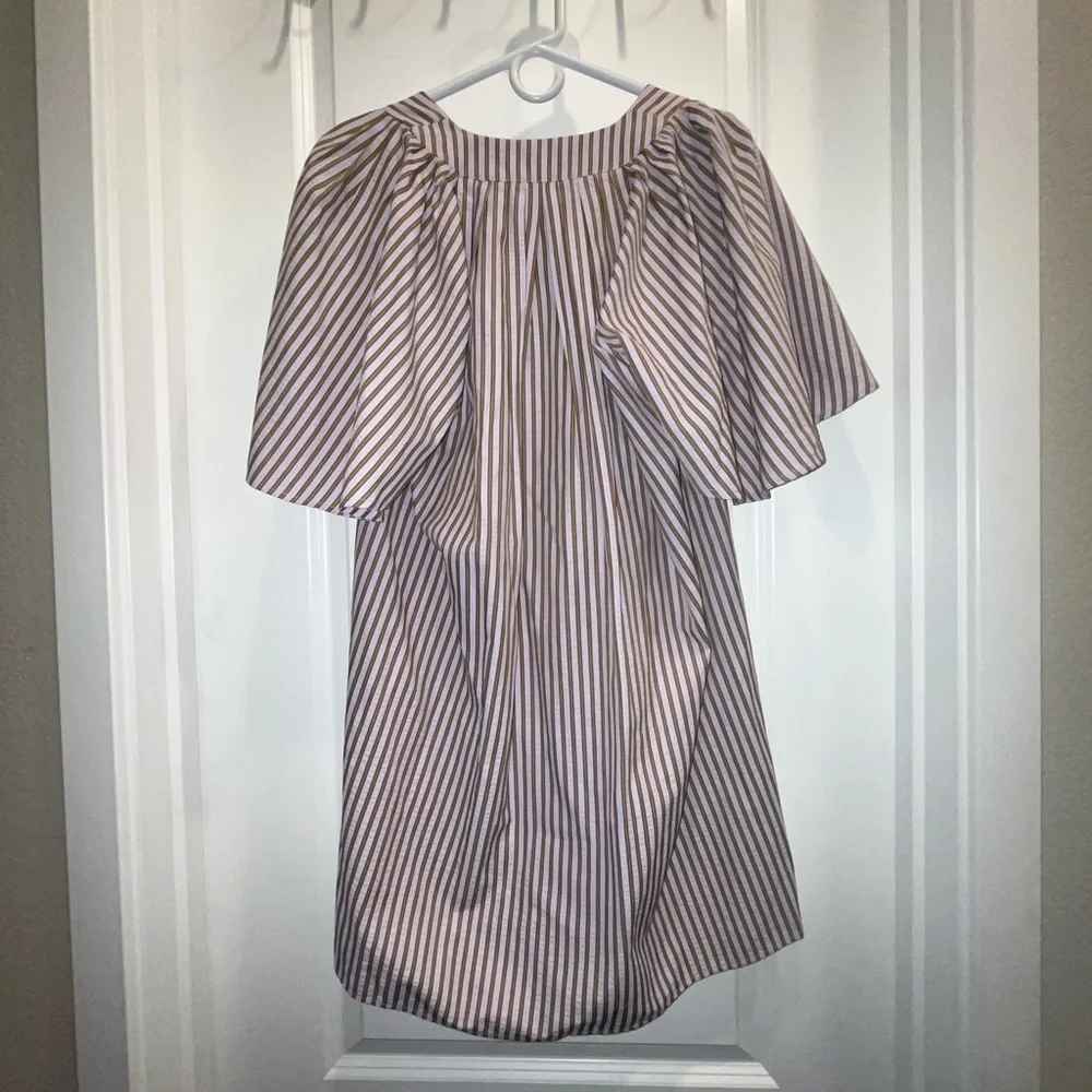NWT Pomander Place/ Tuckernuck Striped seersucker Finley Flutter Sleeve dress - Picture 3 of 5